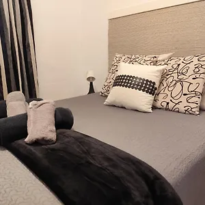 https://casa-del-rbol-malaga.hotelsinnerja.org